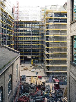 Fenstermontage Innenhof, 1998